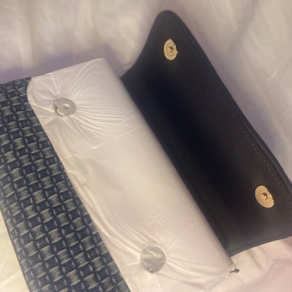 Guess Snakeskin Crossbody Purse Excellent Condition - Picture 6 of 6